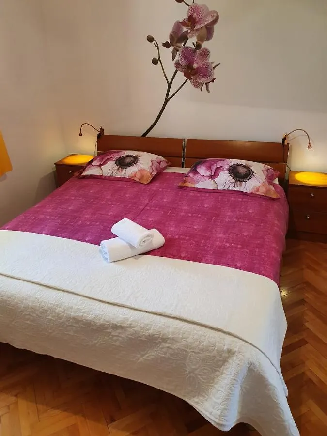 Apartment Enjoy You Split