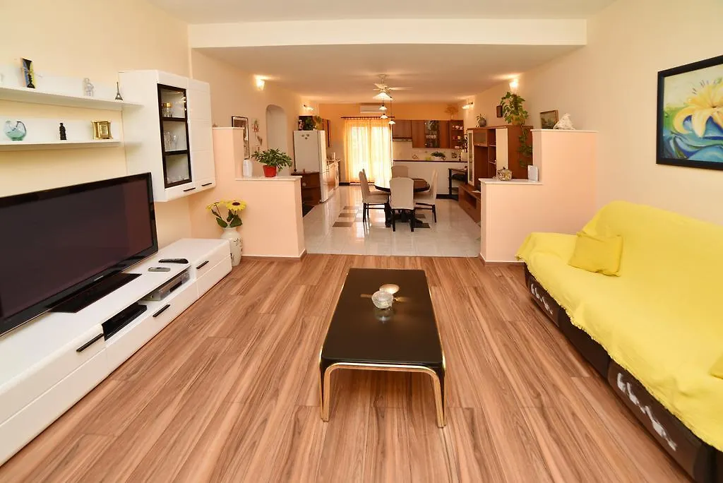 Apartment Enjoy You Split