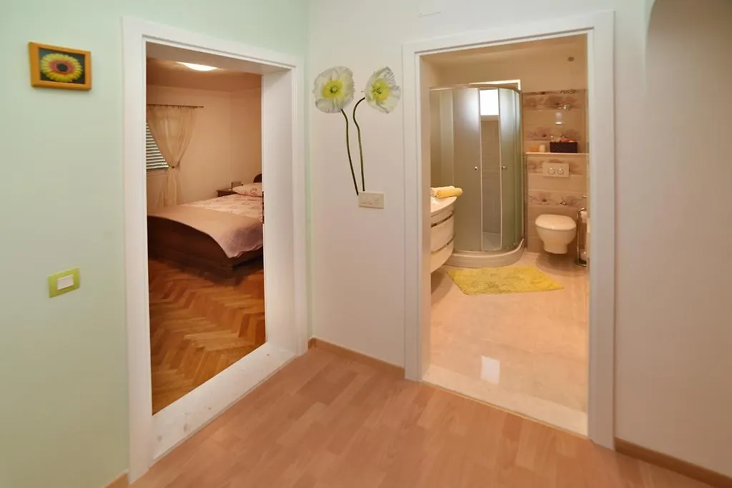 Apartment Enjoy You Split